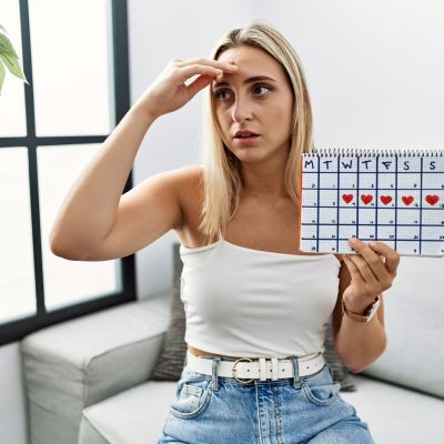 «Τελείωσε μέσα μου μια μέρα πριν την περίοδο» – Κίνδυνος εγκυμοσύνης, τι λένε οι έρευνες