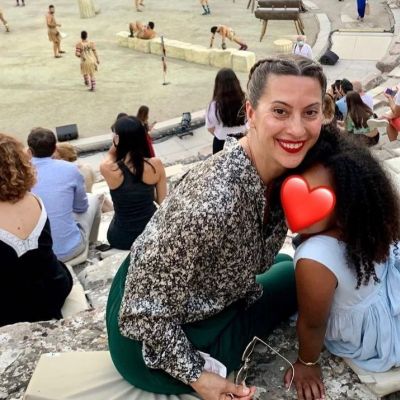 Βίκυ Βολιώτη: Η σπάνια φωτογραφία με την κόρη της στο Φεστιβάλ Αβινιόν