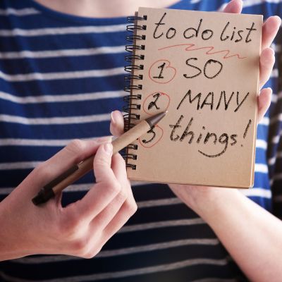 8 πράγματα που πρέπει να αγοράσετε πριν χτυπήσει το πρώτο κουδούνι