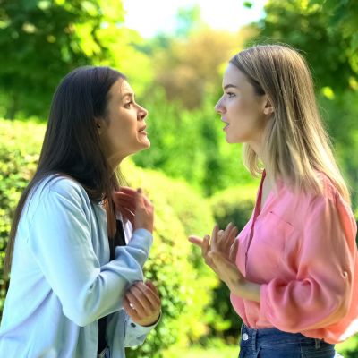 Πώς απομακρύνομαι από μία τοξική φίλη;