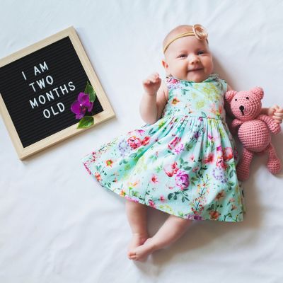 Πώς απασχολώ ένα μωρό 2 μηνών; 10 δραστηριότητες που ενισχύουν την ανάπτυξή του