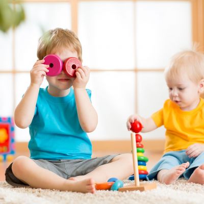 Τι να πάρει μαζί στον βρεφονηπιακό σταθμό; Η must-have λίστα για γονείς