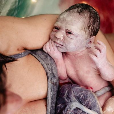 Η μαγεία της πρώτης επαφής: Όταν το νεογέννητο αντικρύζει τη μαμά του