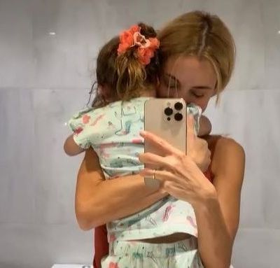 Δούκισσα Νομικού: «Η μικρή μου γοργόνα » - Η υπέροχη φώτο της Αναστασίας με τεράστιο ροζ καπέλο