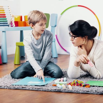 Τι αρέσει στα παιδιά με αυτισμό: Ποιες αγαπημένες συνήθειες υποστηρίζουν την ασφαλή ανάπτυξή τους