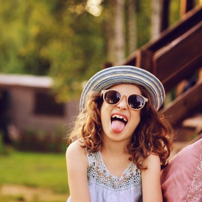 Άσπρη γλώσσα παιδιού: Γιατί συμβαίνει και πώς αντιμετωπίζετε;