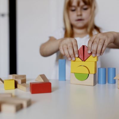 Ξεχάστε τα φύλλα εργασίας – Αυτό χρειάζονται τα παιδιά σας και ο εγκέφαλός τους θα σας ευγνωμονεί