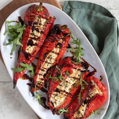 Πιπεριές γεμιστές με τυρί - Ο απόλυτος μεζές για κάθε περίσταση