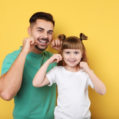 Γιατί τα παιδιά πρέπει να χρησιμοποιούν οδοντικό νήμα;