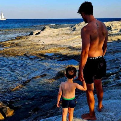 Ο Ορφέας Αυγουστίδης δημοσίευσε την πιο καλοκαιρινή φωτογραφία του γιου του