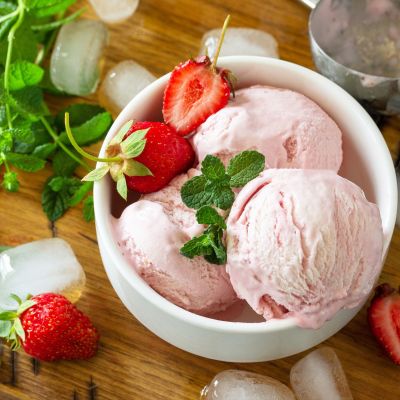 Παγωτό μόνο με δύο υλικά και χωρίς ζάχαρη - Τρεις συνταγές για να διαλέξετε