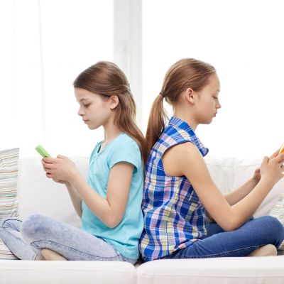 Έρευνα: Τα παιδιά δεν είναι εθισμένα στο κινητό, είναι παγιδευμένα στην έλλειψη ελευθερίας