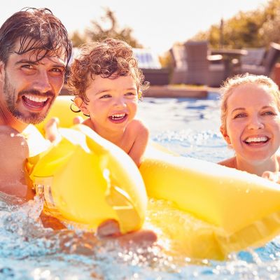 Αύγουστος και γονείς: Πώς να ξεκουραστείτε τον τελευταίο μήνα του καλοκαιριού