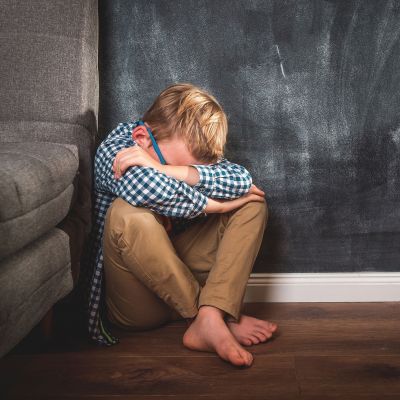 Η λεκτική κακοποίηση αφήνει πληγές τόσο βαθιές όσο η σωματική, σύμφωνα με νέα μελέτη