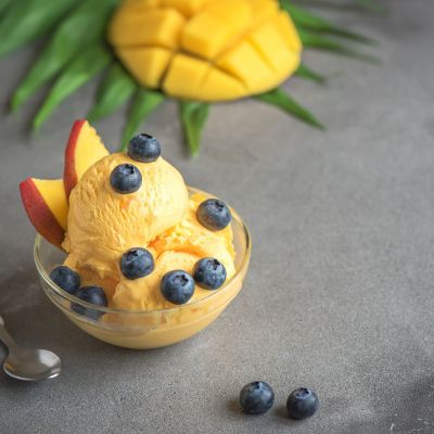 Εύκολο σορμπέ μάνγκο μόνο με 4 υλικά: Ένα δροσιστικό γλυκό για μικρούς και μεγάλους