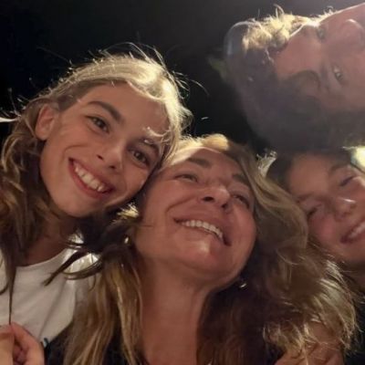 Η Ρούλα Ρέβη και ο Αποστόλης Τότσικας απολαμβάνουν τις διακοπές με τα παιδιά τους στην Τήνο