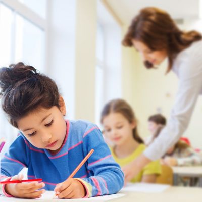 5 δεξιότητες που κατακτά το παιδί στη Β' Δημοτικού - Πώς να τις ενισχύσετε στο σπίτι;