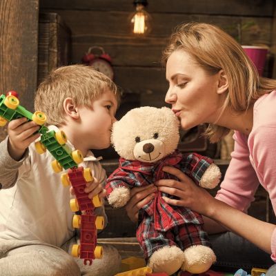 Καλοσύνη και παιδιά: Μαθαίνεται ή είναι έμφυτη;