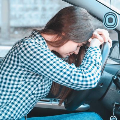 Γιατί οι μαμάδες κλαίνε στο αυτοκίνητο; Είναι φυσιολογικό;