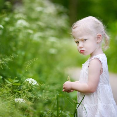 7 «μαγικές» φράσεις που ηρεμούν τα παιδιά από τα ξεσπάσματά τους