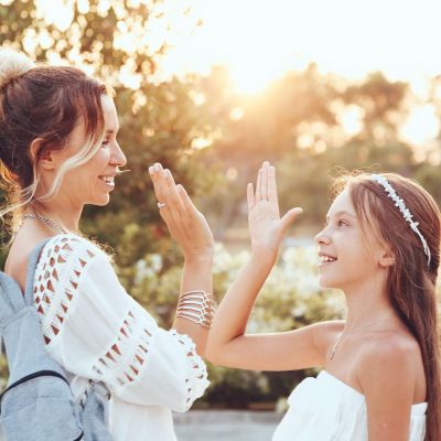 Όταν οι έφηβοι λένε πάντα «ναι» - Πότε είναι ανησυχητικό και τι πρέπει να προσέξουν οι γονείς