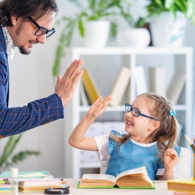 Οδηγός για γονείς: 8 στρατηγικές σχολικής προετοιμασίας για παιδιά με ΔΕΠΥ