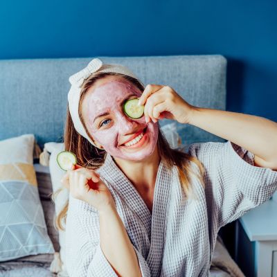 Πώς να ενυδατώσετε φυσικά την επιδερμίδα σας μετά τις διακοπές