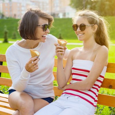 15 tips για να «χτίσετε» μια γερή σχέση με το παιδί σας στην εφηβεία