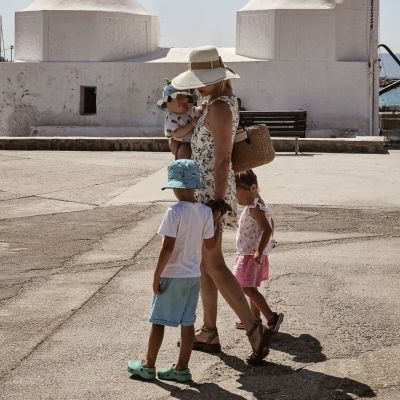 Μαντώ Γαστεράτου: Οι φωτογραφίες από τις διακοπές με τα παιδιά της είναι γεμάτες τρυφερότητα