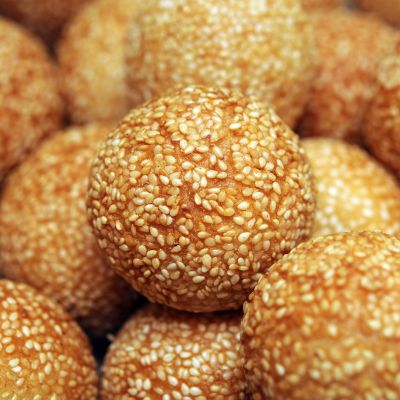 Επιστροφή στα θρανία με το πιο θρεπτικό κολατσιό που θα φτιάξετε με μπανάνα και σουσάμι