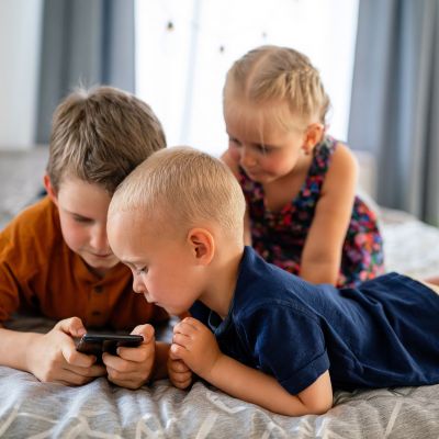 Έρευνα: Παιδιά μόλις 8 ετών έχουν εκτεθεί σε επικίνδυνο περιεχόμενο στο διαδίκτυο