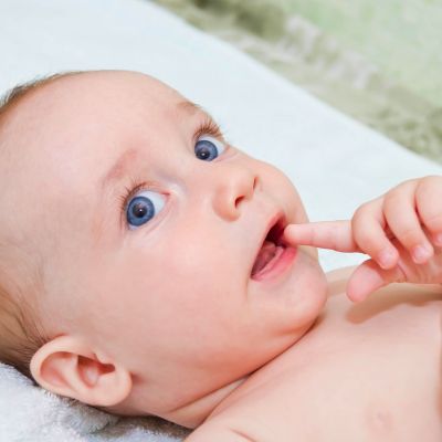 Είναι φυσιολογικό να γεννηθεί ένα μωρό με δόντια;