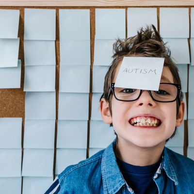 Τι πρέπει να ξέρετε σχετικά με τη σύνδεση ανάμεσα στον αυτισμό και την ιδεοψυχαναγκαστική διαταραχή