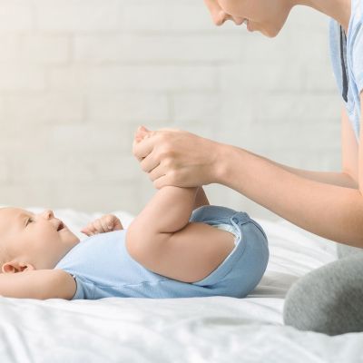 Γιατί πρέπει να κάνουμε μασάζ στο μωρό μας πριν τον ύπνο;