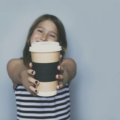 Οι  επιπτώσεις της καφεΐνης στα παιδιά: Οδηγός για γονείς