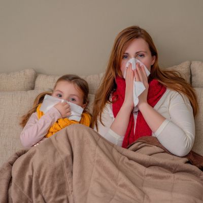 Παιδιά και ιώσεις: Οι στρατηγικές πρόληψης που προτείνουν οι ειδικοί