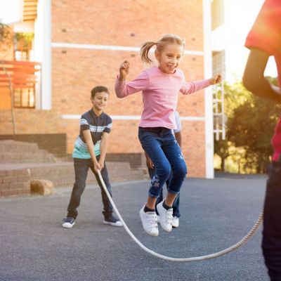 Πώς μπορείτε να βοηθήσετε το παιδί σας να κάνει καινούριους φίλους;