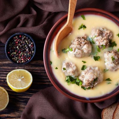 Γιουβαρλάκια με αυγολέμονο – Ένα μαμαδίστικο φαγάκι για όλη την οικογένεια