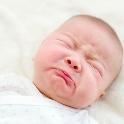 Έρευνα: Τι μας αποκαλύπτει το κλάμα των μωρών και γιατί ο μύθος του μητρικού ενστίκτου καταρρίπτεται