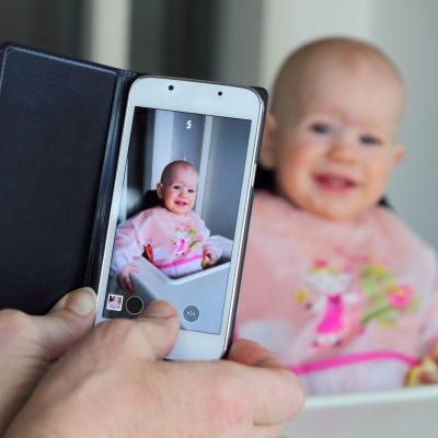 Η τάση στα social media που ανησυχεί τους ψυχολόγους και αφορά όλους τους γονείς