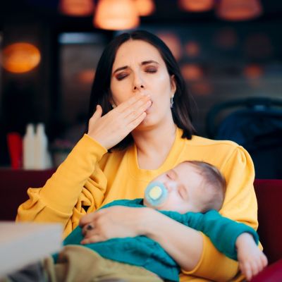 5 πρακτικές λύσεις για να αντιμετωπίσεις την κούραση της μητρότητας