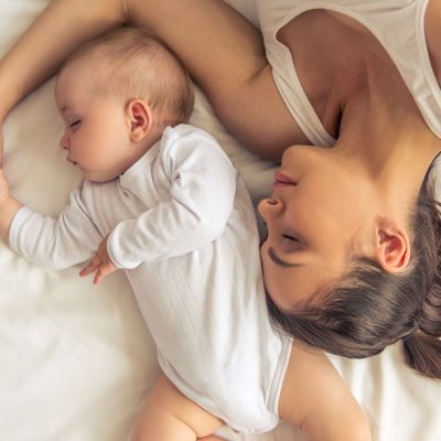 Eνίσχυση δεσμού με το μωρό: Τα σημάδια που δείχνουν ότι χρειάζεται περισσότερη επαφή