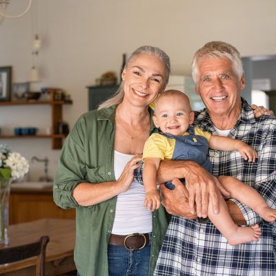 Ο Νο.1 κανόνας που πρέπει να θέσουν οι γονείς για να καθορίσουν υγιή όρια με τους παππούδες