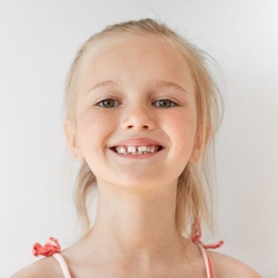 Back to School με χαμόγελο: Ξεκινώντας τη σχολική χρονιά με σωστές συνήθειες στοματικής υγιεινής