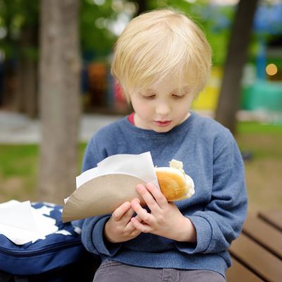 Αλλεργίες και σχολείο: Πώς εξασφαλίζουμε ένα περιβάλλον ασφάλειας και όχι άγχους για το παιδί;