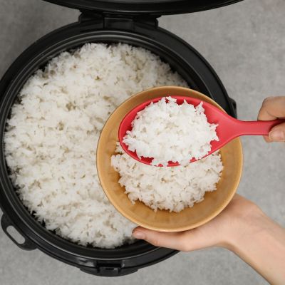 Είναι ασφαλές να τρώτε το μαγειρεμένο ρύζι που περίσσεψε; Τι λένε οι διατροφολόγοι