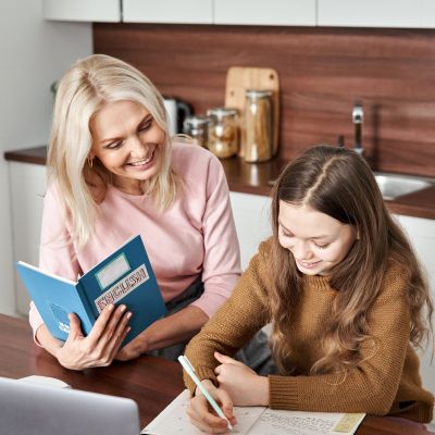 10 λάθη που κάνουν οι γονείς όταν βοηθούν τα παιδιά τους στο διάβασμα