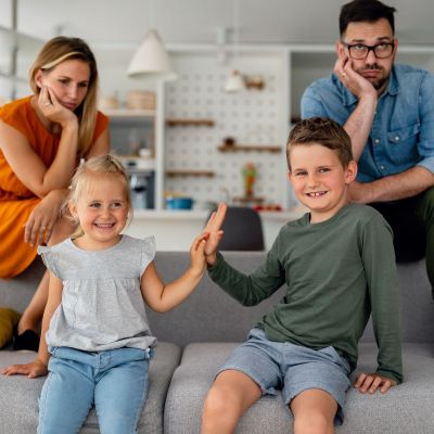 Γιατί το 49% των γονέων νιώθουν ότι έχασαν την ταυτότητά τους μετά τα παιδιά