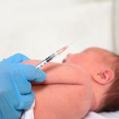 Πρέπει να εμβολιάζονται τα πρόωρα μωρά;