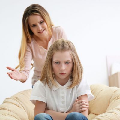 «Γιατί είσαι πάντα τόσο γκρινιάρα, μαμά;»